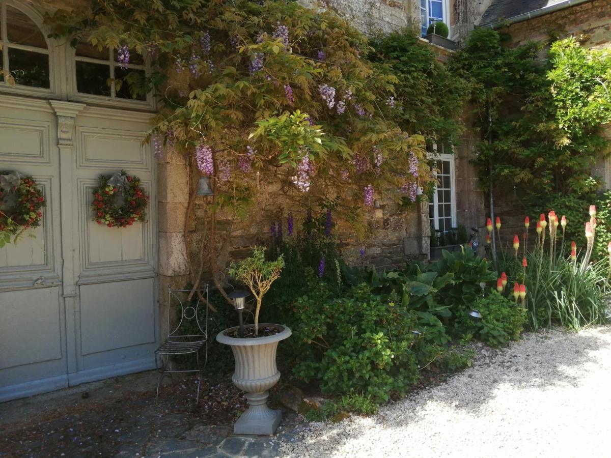 Manoir Du Quengo Bed and Breakfast Rohan Exteriör bild